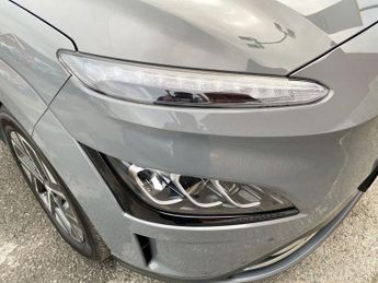 HYUNDAI KONA 64kWh Premium SUV 5dr Electric Auto (10.5kW Charger) (204 ps)