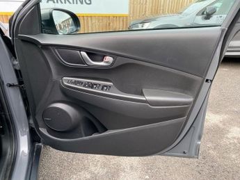 HYUNDAI KONA 64kWh Premium SUV 5dr Electric Auto (10.5kW Charger) (204 ps)