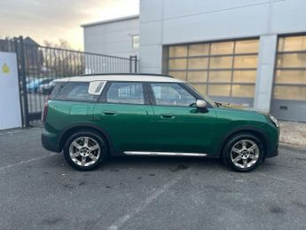 MINI COUNTRYMAN 1.5C MHEV Exclusive SUV 5dr Petrol Hybrid Auto Euro 6 (s/s) (170