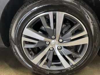 PEUGEOT 3008 1.2 PureTech Allure Premium SUV 5dr Petrol EAT Euro 6 (s/s) (130