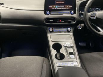 HYUNDAI KONA 64kWh Premium SUV 5dr Electric Auto (10.5kW Charger) (204 ps)