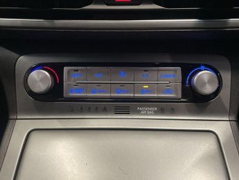 HYUNDAI KONA 64kWh Premium SUV 5dr Electric Auto (10.5kW Charger) (204 ps)