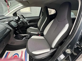 TOYOTA AYGO 1.0 VVT-i x-press Hatchback 5dr Petrol Manual Euro 6 (68 ps)