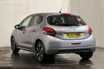 PEUGEOT 208 1.2 PureTech Tech Edition Hatchback 5dr Petrol Manual Euro 6 (s/
