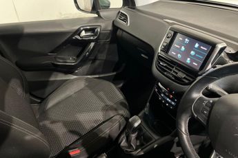 PEUGEOT 208 1.2 PureTech Tech Edition Hatchback 5dr Petrol Manual Euro 6 (s/