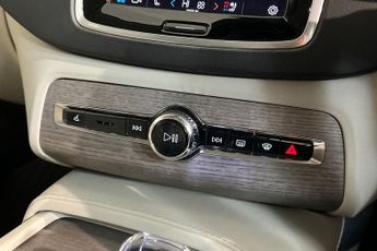 VOLVO XC90 2.0h T8 Recharge 18.8kWh Ultimate Dark SUV 5dr Petrol Plug-in Hy