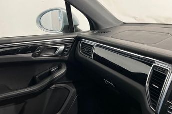 PORSCHE MACAN 3.0 V6 S SUV 5dr Petrol PDK 4WD Euro 6 (s/s) (340 ps) £8,1