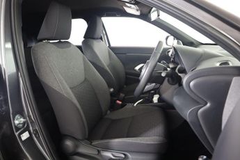 TOYOTA YARIS CROSS 1.5 VVT-h Design E-CVT Euro 6 (s/s) 5dr