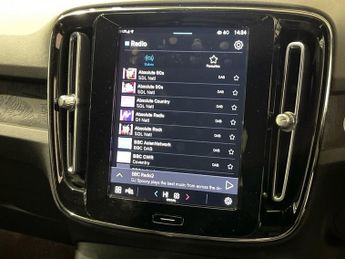 VOLVO XC40 Recharge 69kWh Core SUV 5dr Electric Auto (231 ps)