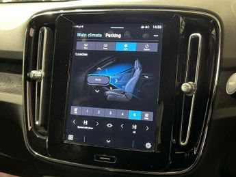 VOLVO XC40 Recharge 69kWh Core SUV 5dr Electric Auto (231 ps)