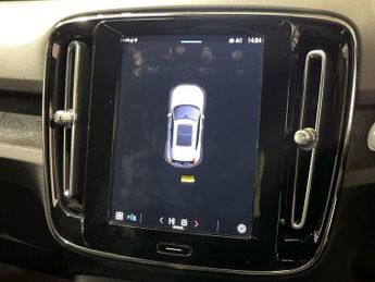 VOLVO XC40 Recharge 69kWh Core SUV 5dr Electric Auto (231 ps)