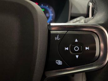 VOLVO XC40 Recharge 69kWh Core SUV 5dr Electric Auto (231 ps)