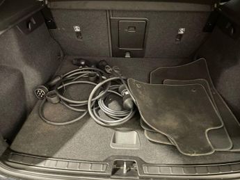 VOLVO XC40 Recharge 69kWh Core SUV 5dr Electric Auto (231 ps)