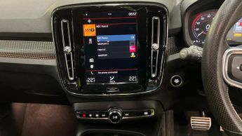 VOLVO XC40 1.5h T4 Recharge 10.7kWh R-Design SUV 5dr Petrol Plug-in Hybrid 