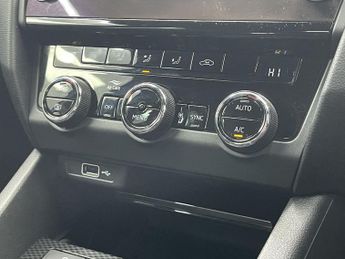 SKODA OCTAVIA 2.0 TSI GPF vRS Hatchback 5dr Petrol DSG Euro 6 (s/s) (245 ps)