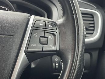 VOLVO V40 1.5 T2 R-Design Pro Hatchback 5dr Petrol Auto Euro 6 (s/s) (122 