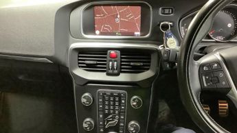 VOLVO V40 1.5 T2 R-Design Pro Hatchback 5dr Petrol Auto Euro 6 (s/s) (122 