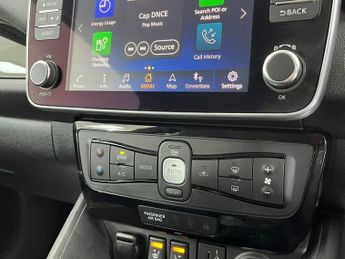NISSAN LEAF 40kWh N-Connecta Hatchback 5dr Electric Auto (150 ps)