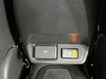 NISSAN LEAF 40kWh N-Connecta Hatchback 5dr Electric Auto (150 ps)