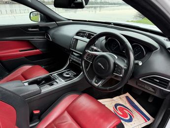 JAGUAR XE 2.0 GTDi R-Sport Saloon 4dr Petrol Auto Euro 6 (s/s) (240 ps)