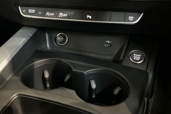 AUDI A4 2.0 TFSI 35 Technik Saloon 4dr Petrol S Tronic Euro 6 (s/s) (150