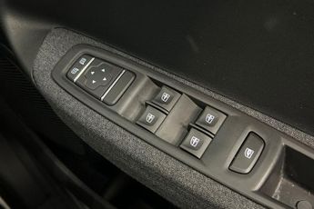 RENAULT ZOE R110 EV50 52kWh Iconic Hatchback 5dr Electric Auto (Rapid Charge