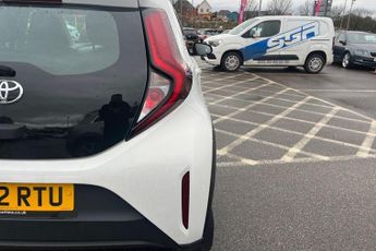 TOYOTA AYGO X 1.0 VVT-i Pure Hatchback 5dr Petrol x-shift Euro 6 (s/s) (72 ps)