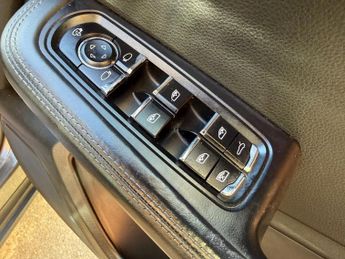 PORSCHE MACAN 2.0T SUV 5dr Petrol PDK 4WD Euro 6 (s/s) (237 ps)