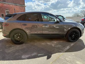 PORSCHE MACAN 2.0T SUV 5dr Petrol PDK 4WD Euro 6 (s/s) (237 ps)