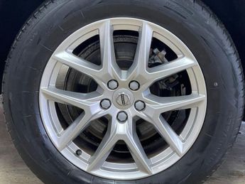 VOLVO XC60 2.0 D4 Momentum SUV 5dr Diesel Auto AWD Euro 6 (s/s) (190 ps)