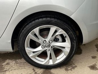 VAUXHALL ASTRA 1.4i Turbo SRi Nav Hatchback 5dr Petrol Auto Euro 6 (s/s) (150 p