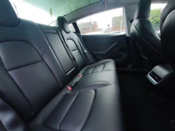 TESLA Model 3 Standard Range Plus Saloon 4dr Electric Auto RWD (241 bhp)