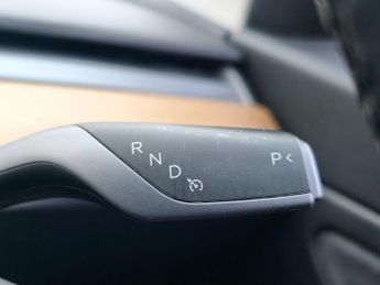 TESLA Model 3 Standard Range Plus Saloon 4dr Electric Auto RWD (241 bhp)