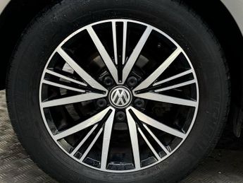 VOLKSWAGEN GOLF 1.4 TSI SE Nav Hatchback 5dr Petrol DSG Euro 6 (s/s) (125 ps)