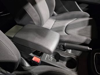 SEAT LEON 1.6 TDI CR SE Sport Coupe 3dr Diesel DSG Euro 5 (s/s) (105 ps)