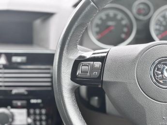 VAUXHALL ASTRA 1.8i 16v Design Sport Hatch 3dr Petrol Automatic (185 g/km, 138 