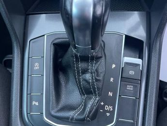 VOLKSWAGEN TIGUAN 2.0 TDI R-Line SUV 5dr Diesel DSG 4Motion Euro 6 (s/s) (150 ps)