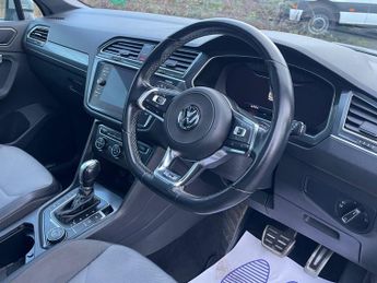 VOLKSWAGEN TIGUAN 2.0 TDI R-Line SUV 5dr Diesel DSG 4Motion Euro 6 (s/s) (150 ps)