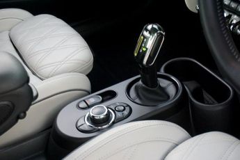 MINI Electric Hatch Cooper SE 32.6kWh Level 3 Hatchback Electric Auto 3dr - Just 25,