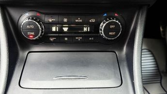 MERCEDES-BENZ GLA 2.0 GLA250 AMG Line SUV 5dr Petrol 7G-DCT 4MATIC Euro 6 (s/s) (2