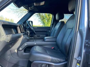 LAND ROVER DEFENDER 3.0 Defender Hard Top X-Dynamic HSE DMHEV A 4WD 5dr 5 SEATER