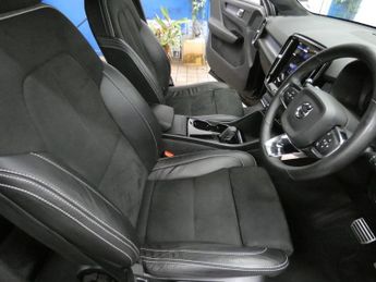 VOLVO XC40 Recharge Twin 78kWh SUV 5dr Electric Auto AWD (408 ps)