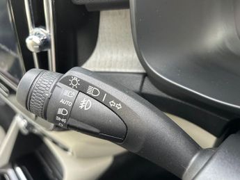 VOLVO XC40 2.0 B5 MHEV Inscription Pro SUV 5dr Petrol Hybrid Auto AWD Euro 