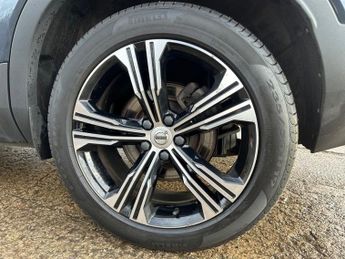 VOLVO XC40 2.0 B5 MHEV Inscription Pro SUV 5dr Petrol Hybrid Auto AWD Euro 