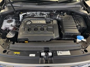 VOLKSWAGEN TIGUAN 2.0 BiTDI R-Line Tech SUV 5dr Diesel DSG 4Motion Euro 6 (s/s) (2