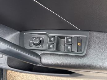 VOLKSWAGEN TIGUAN 2.0 BiTDI R-Line Tech SUV 5dr Diesel DSG 4Motion Euro 6 (s/s) (2