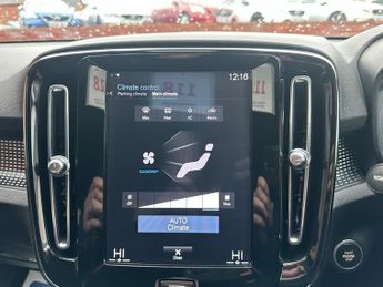 VOLVO XC40 1.5 T3 R-Design SUV 5dr Petrol Auto Euro 6 (s/s) (163 ps)