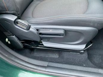 MINI COUNTRYMAN 1.5 Cooper Classic SUV 5dr Petrol Steptronic Euro 6 (s/s) (136 p