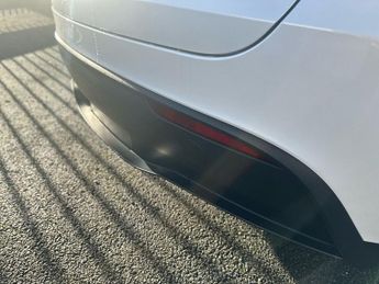 TESLA MODEL Y (Dual Motor) Long Range SUV 5dr Electric Auto 4WDE (384 bhp)