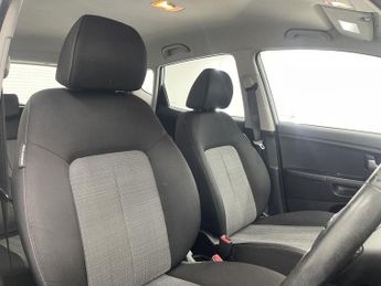 KIA VENGA 1.6 2 MPV 5dr Petrol Auto Euro 5 (123 bhp)